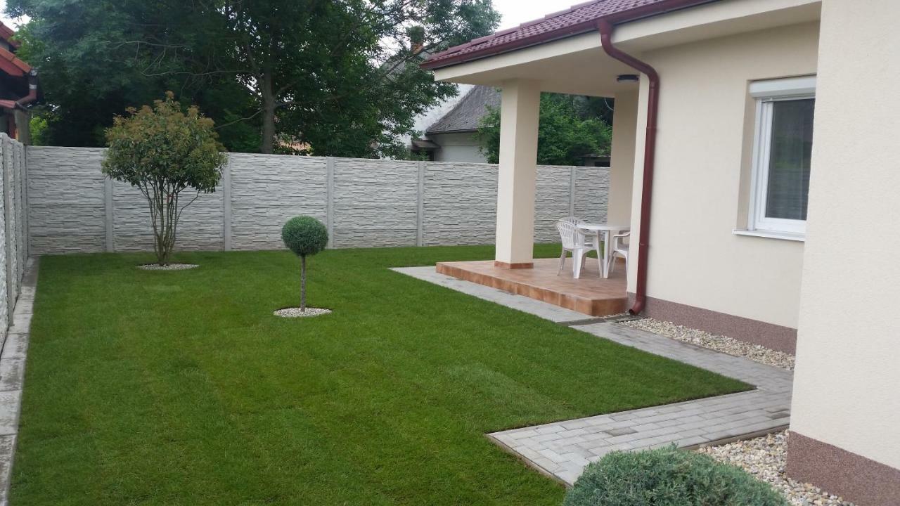 Villa Rekreacny Dom Flora Veľký Meder Exterior foto